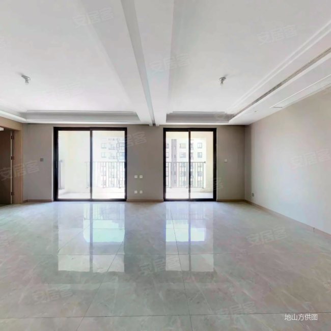 艺荟兰苑3室2厅14242平业主卖价格可以谈