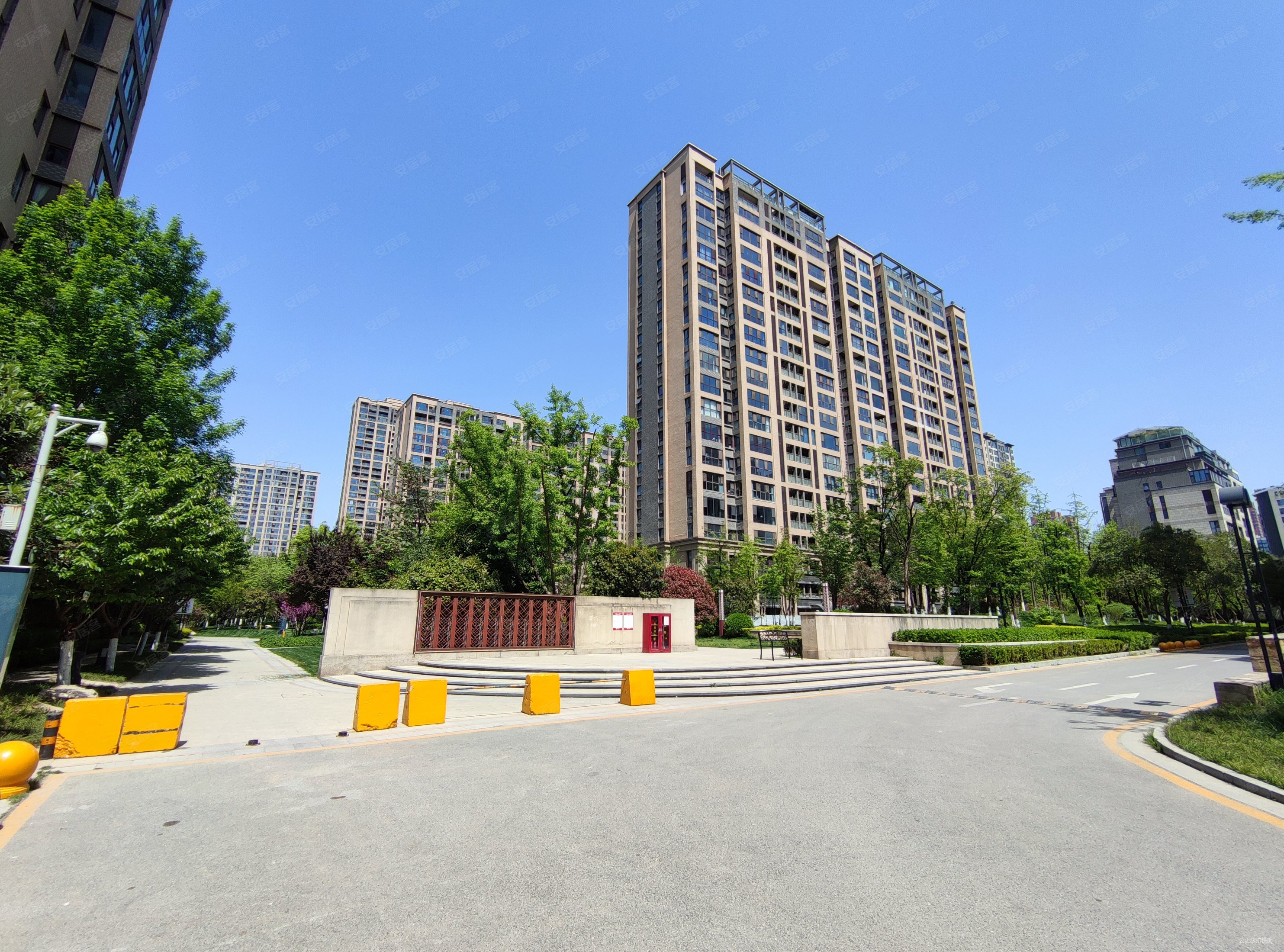 西安房产网>西安二手房>曲江新区二手房>南湖二手房>金地湖城大境天锦