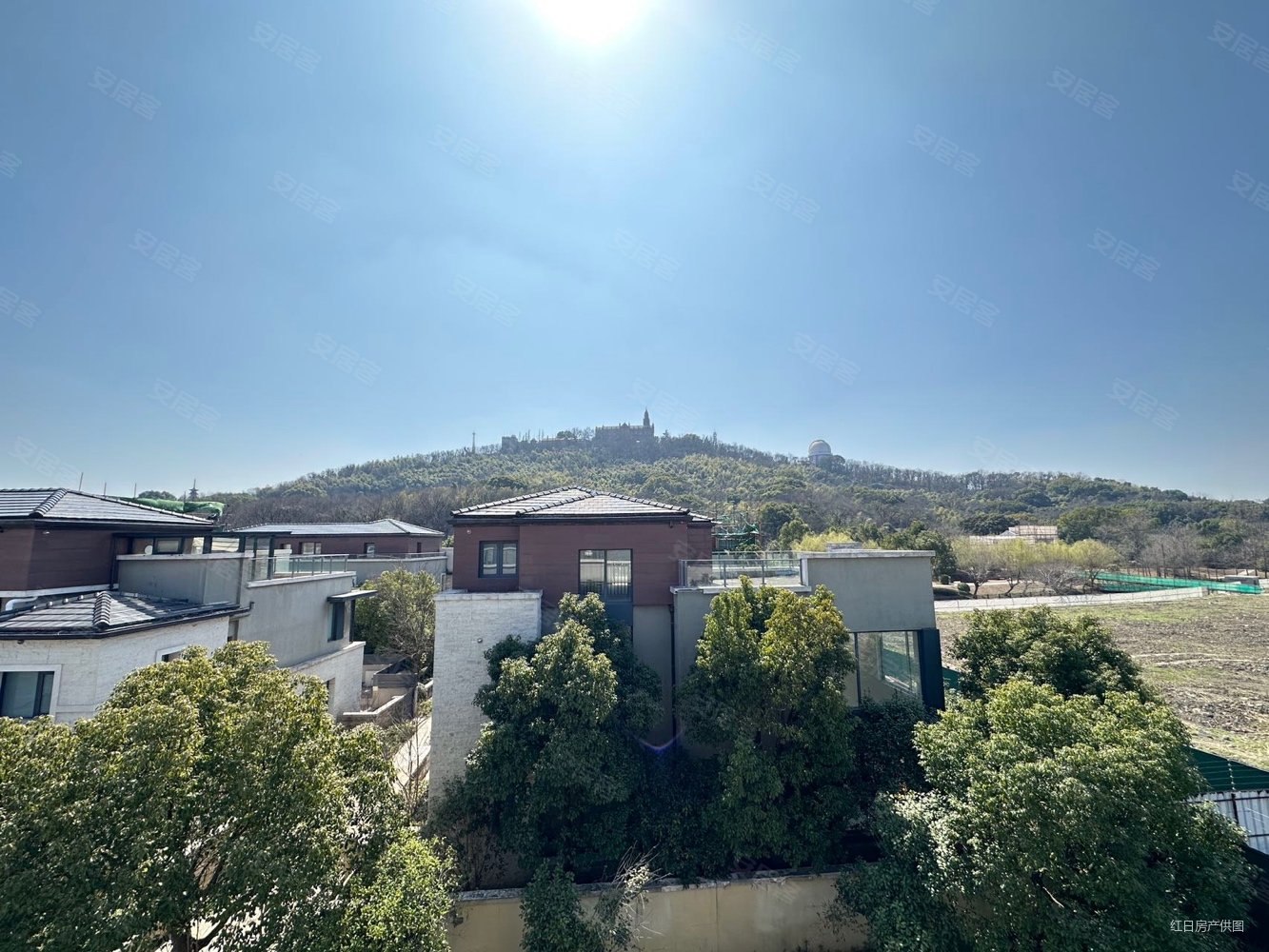 只发臻房源在家可看佘山全景的独栋,吉宝佘山御庭二手房,2650万,5室3