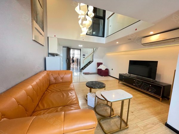 深圳龙华民治龙光玖钻龙华红山地铁口复式公寓,高楼层,电梯位置,适合