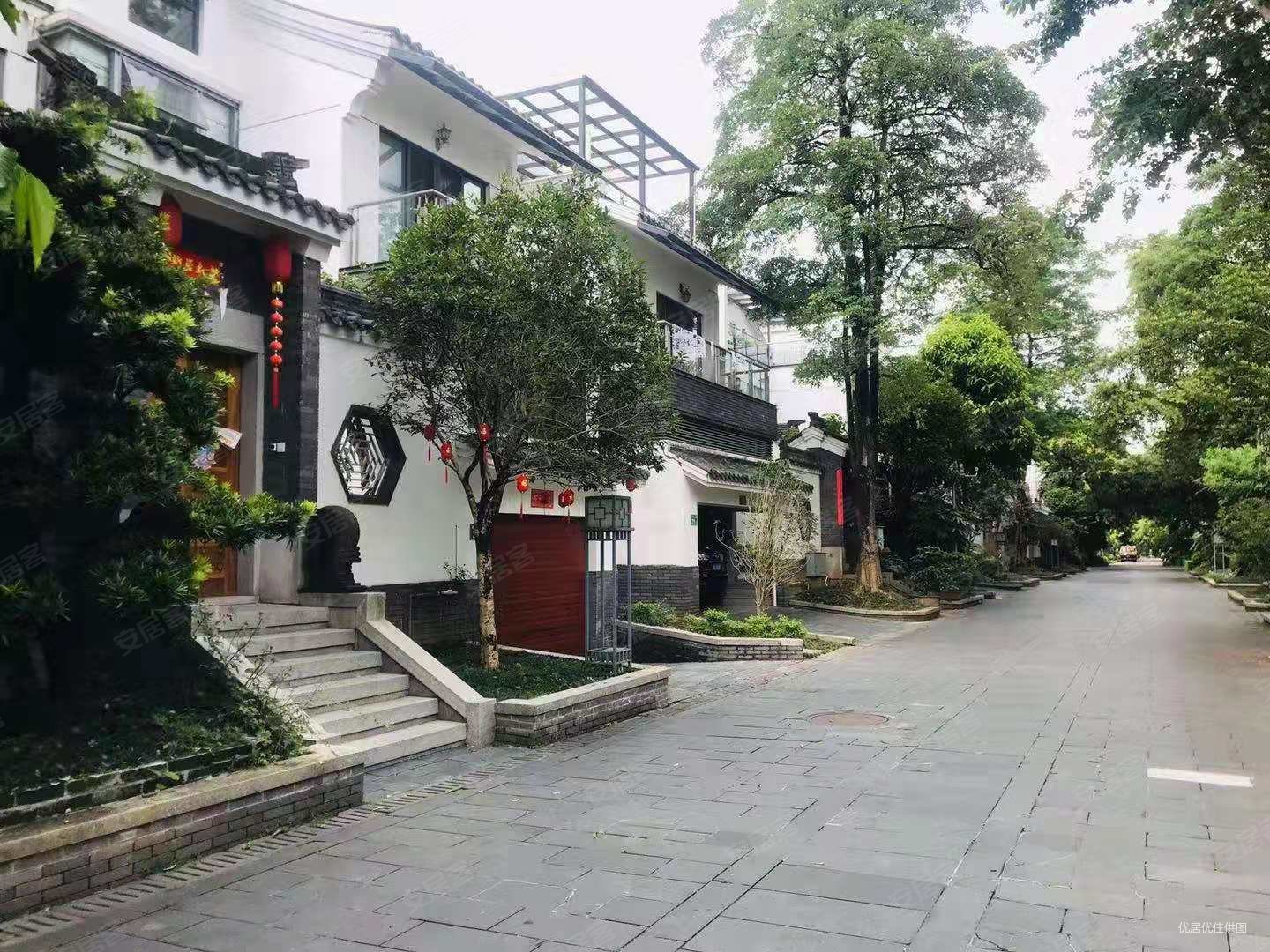 清华坊中式带地下室别墅南北对流看楼方便