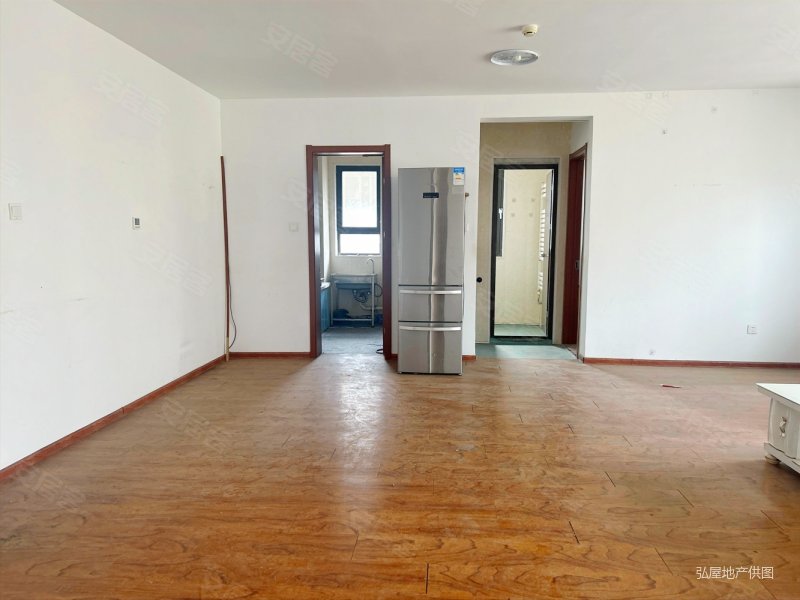 小三房 双卫 电梯房 高楼层采光充足 正规商品房,中国mall城市之星