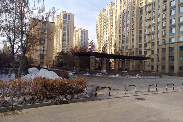 杜林解读:华大城二期,小区外. -长春安居客