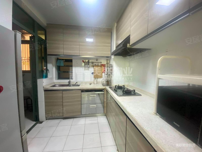 共和世家 南北通透 交通便利 临地铁 近医院 满五