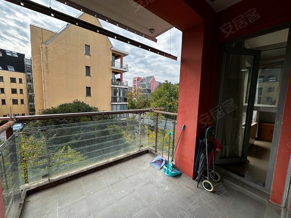 上海嘉定安亭安亭新镇兴苑新镇兴苑大两房采光充足 近永辉超市步行即