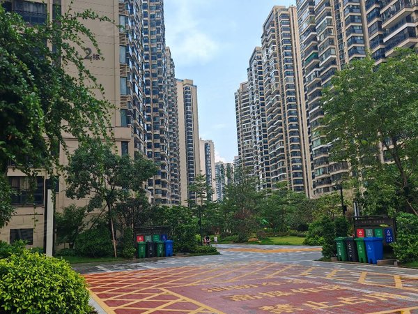 南宁青秀仙葫保利领秀广场全新装修,配套齐全拎包即可入住出租房源