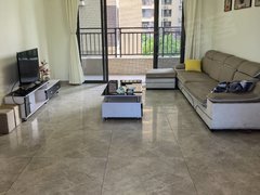 肇庆鼎湖桂城直对业主,1700包物业拎包入住保利花园二期大4房!出租房源真实图片