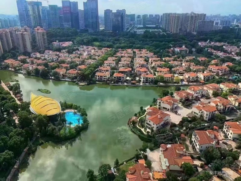 中信森林湖兰溪谷湖边  排价格 笋的一套.看房有钥匙.