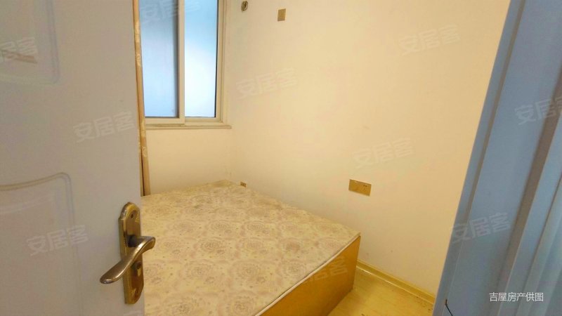 城开新都雅苑二期 毛坯两房 装修随意 商品房