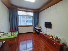 安陆城区安陆城区护国菜场附近 步梯中层 2房2厅1卫 精装 700元月出租房源真实图片
