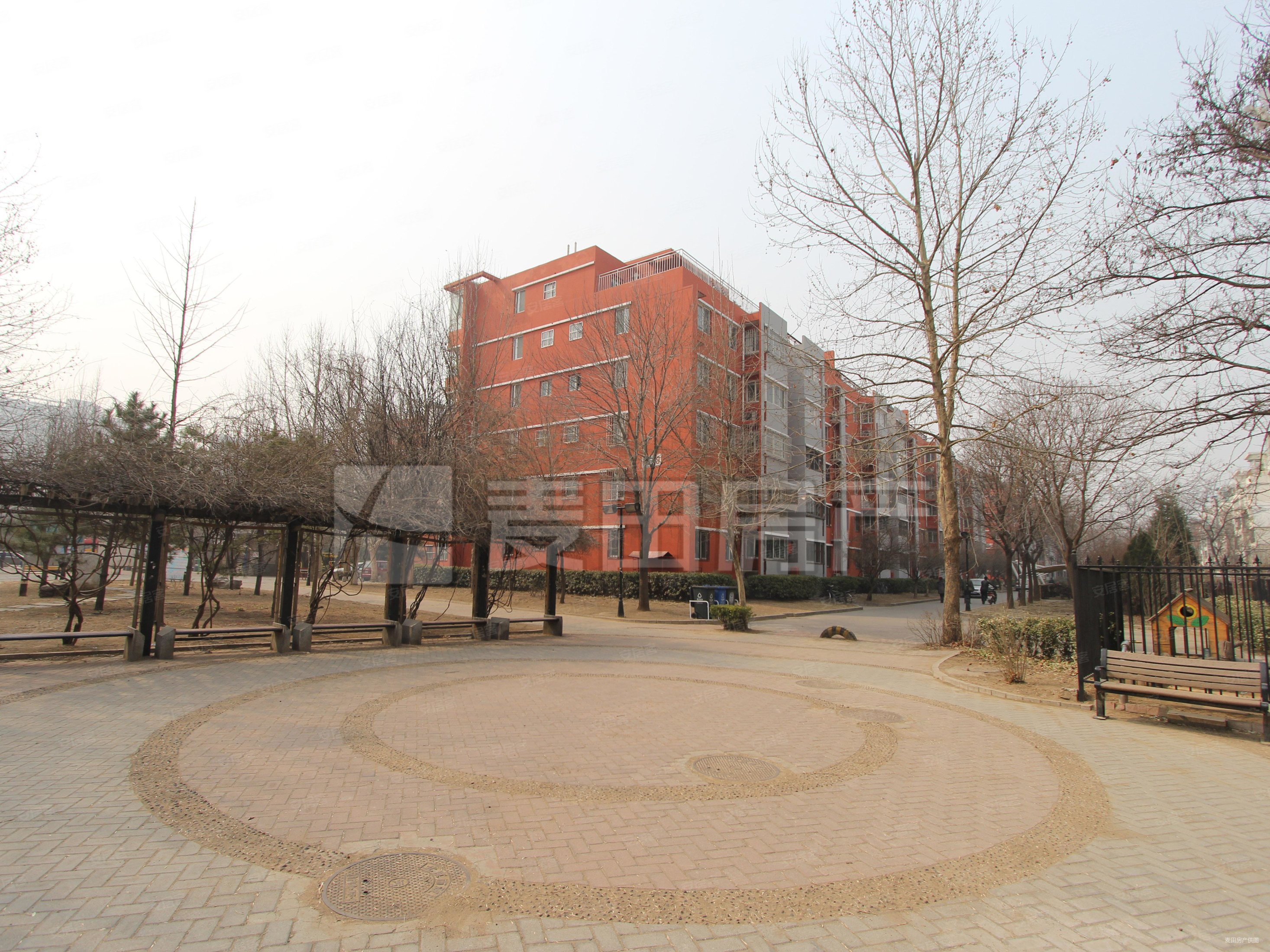 龙禧苑二区5室2厅4卫233.96㎡南北780万