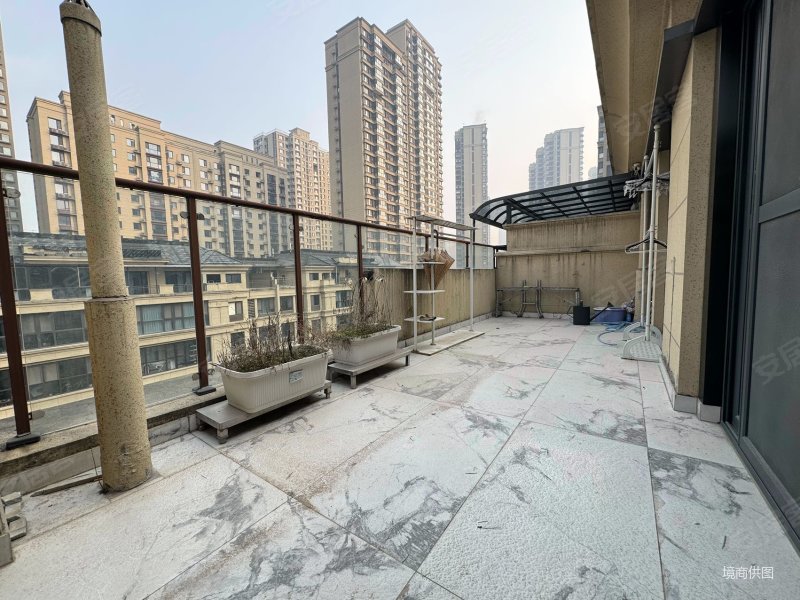 创意谷地铁口中国铁建万科翡翠国际洋房顶跃五室精装修