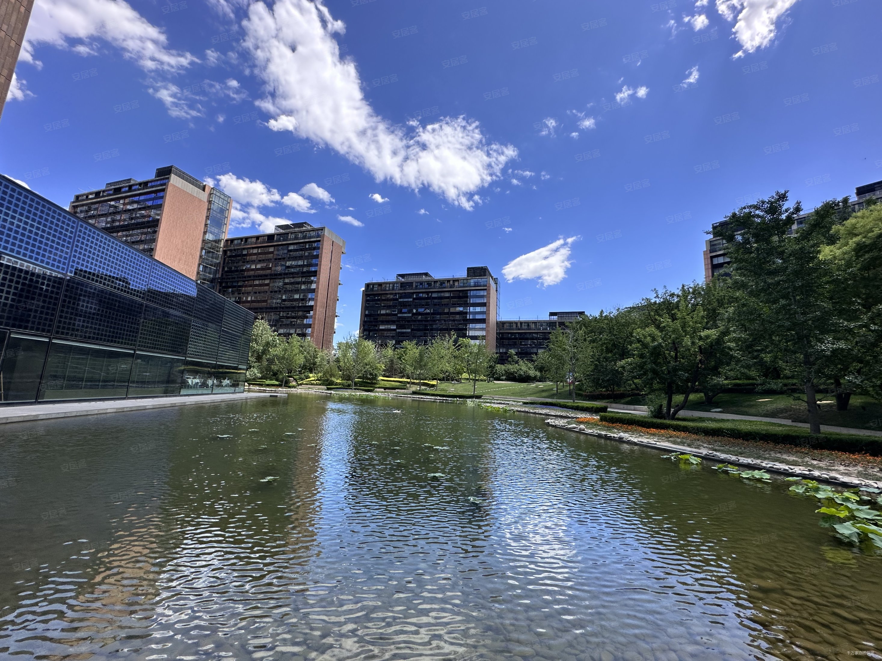 新出亦庄国锐两居现3oo万林肯旁边婚房装修会所入户