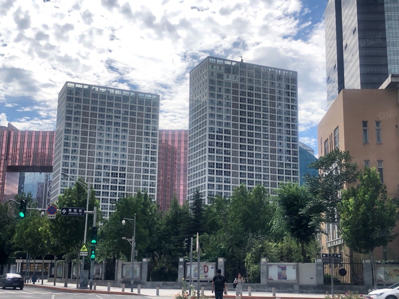 建外soho西区3室2厅2卫253.59㎡东北1015万