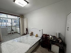 青岛黄岛长江路唐岛湾A小区 南向带阳台 燃气厨房 家佳源 井冈山地铁 金鼎出租房源真实图片