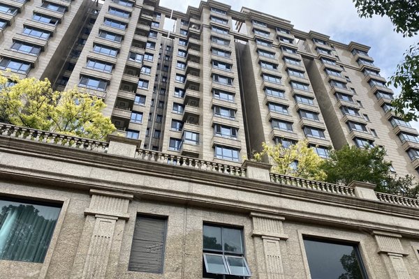 上海二手房 华府樟园 > 胡琳琳解读华府樟园小区不足