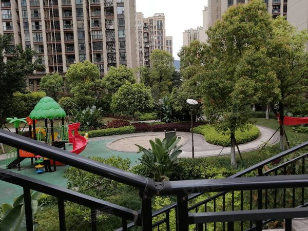 重庆万州江南新区江城一品(二期)江南长江之星商圈旁边精装3房出租,可