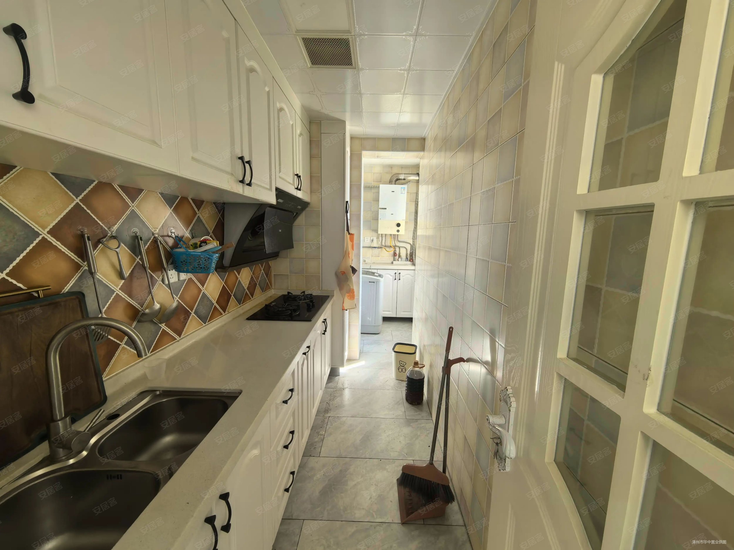 华融现代城3室2厅1卫93㎡南55万