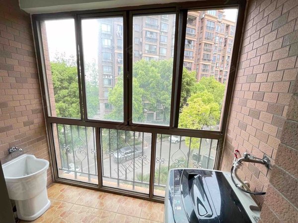 上海宝山高境美岸栖庭(一期公寓住宅)假房打断腿!