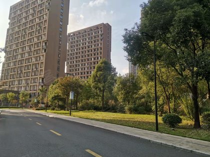 风荷丽景尚城西区