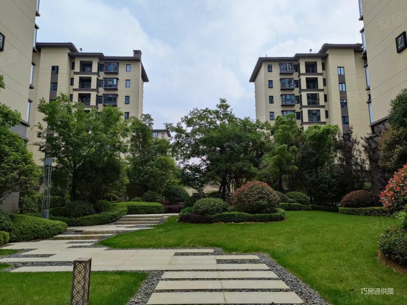 正荣华润玲珑府满二刚需小三居朝南带电梯出行方便