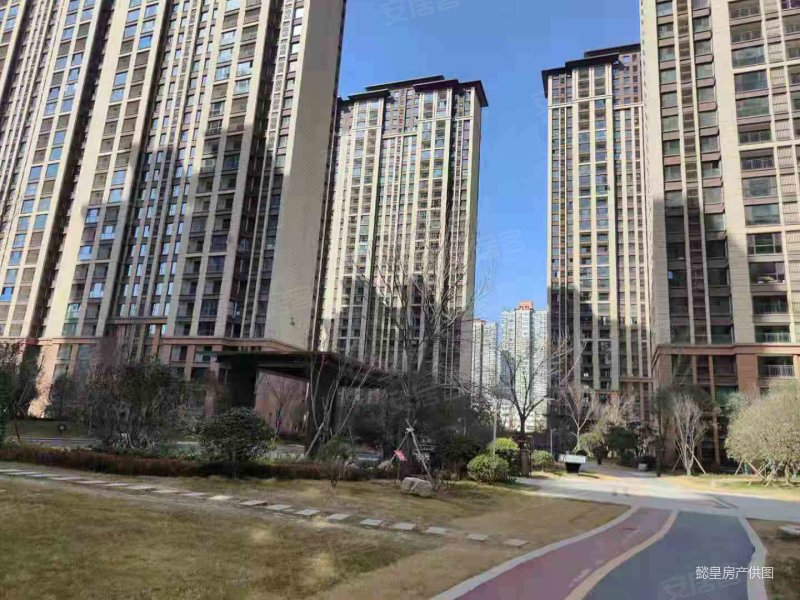 天鸿君邑  方正大四室  低公摊  送车位  价格可谈