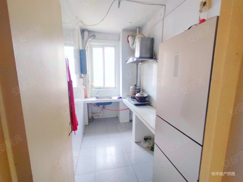 滨湖顺园(北区) 临地铁 高层3房 小区中间位置 诚心卖