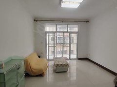 河池宜州宜州城区城中一桥头附近鑫隆商厦两房两厅一卫通风采光好基本配套民用水电出租房源真实图片