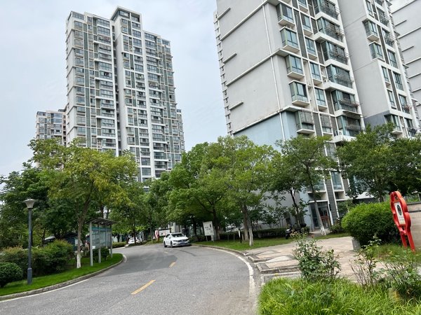 苏州太仓娄东群星花园太高陪读 群星花园2300元,2房2厅2卫 122平大