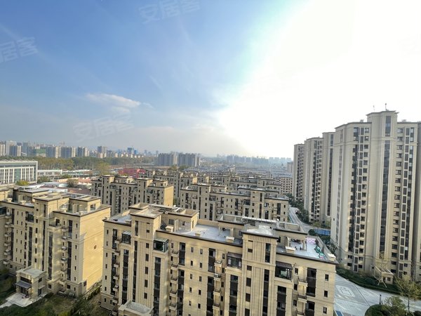 青岛城阳城阳周边保利观堂东区房源采光好,南北通透,,看房方便, 户型