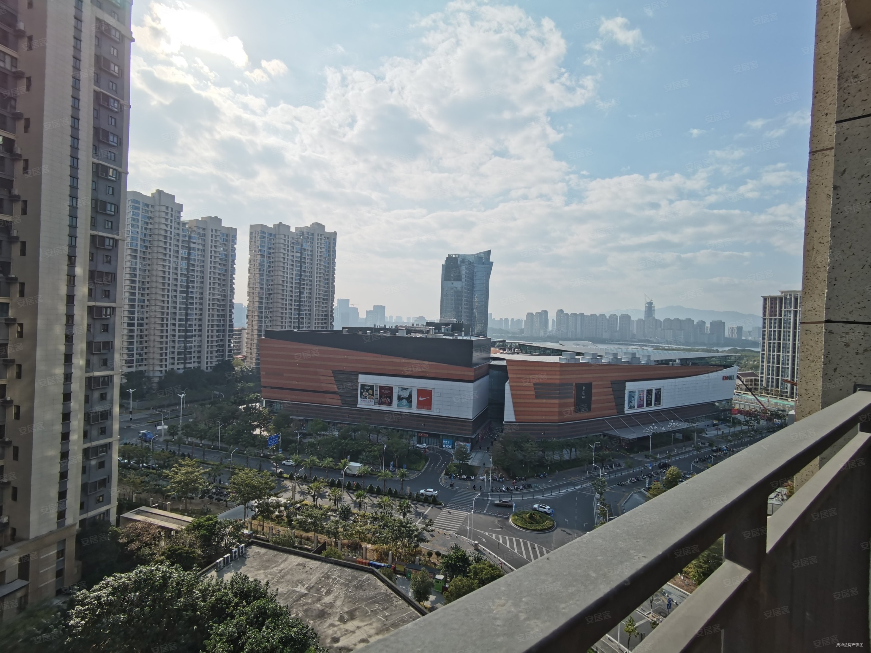 厦门房产网>厦门二手房>集美二手房>华侨大学二手房>世茂璀璨天城