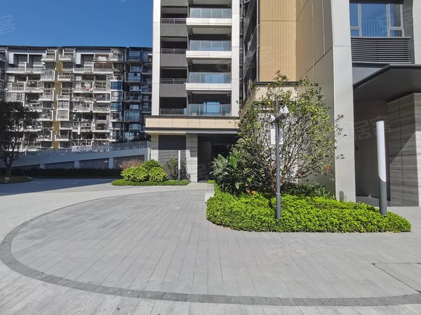 深圳龙华民治恒壹四季华府第一次出租!精装二房全新家俬!随时看房!