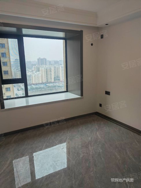 绿地峰辉精装大三室横厅采光更好南北通透全明户型诚心出售