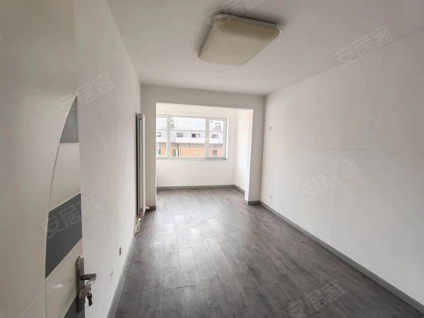 承德双桥水泉沟碧泉花园碧泉花园 有电梯 简单装修两室 年付一万二