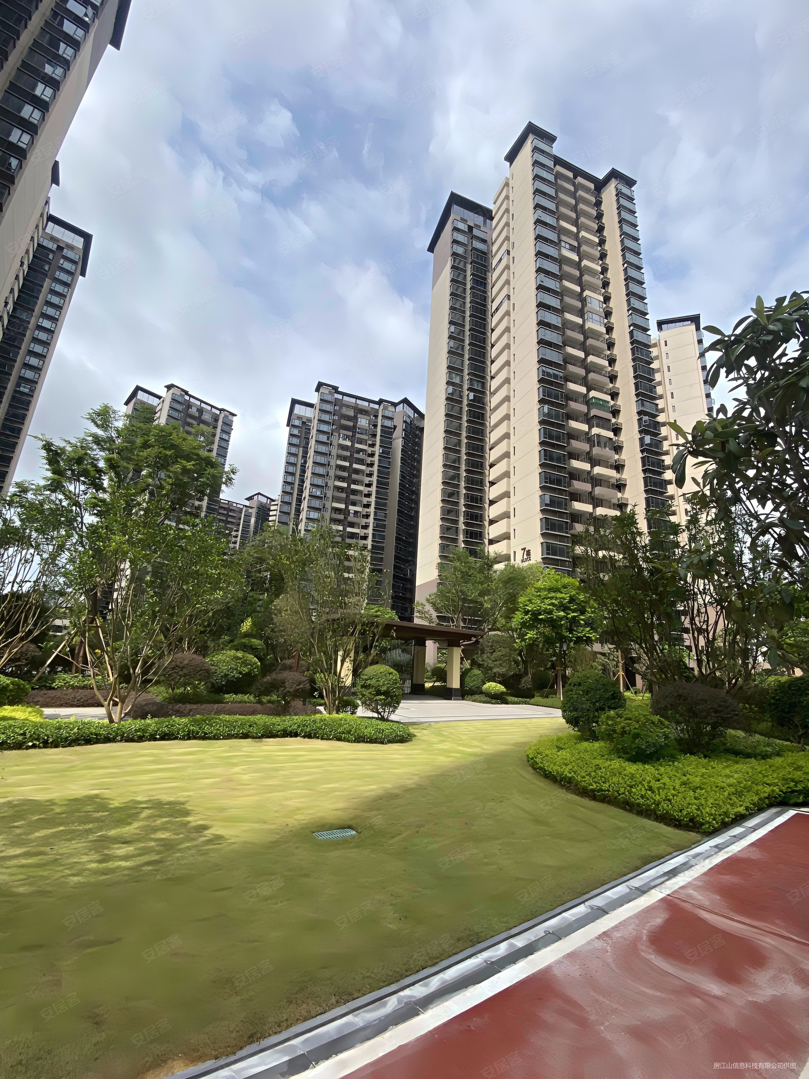 南宁房产网>南宁二手房>良庆二手房>良庆周边二手房>荣和五象学府(北