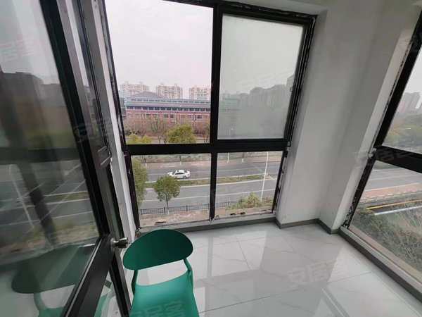 上海松江泗泾新凯城锦昌苑新出房源 年后特价 随时看房 精装两室 品质