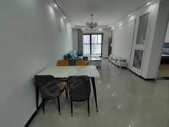 上海金山枫泾海玥瀜庭精装修两室两厅一卫出租房源真实图片