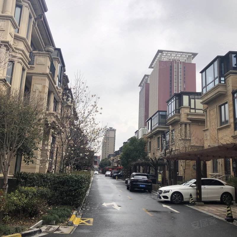 华钜御庭二期别墅外郊环之间