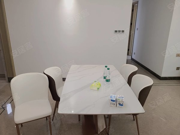 绍兴越城城北中国铁建花语江南镜湖花语江南,精装修好房,着租,包物业带家具拎包入住出租房源真实图片