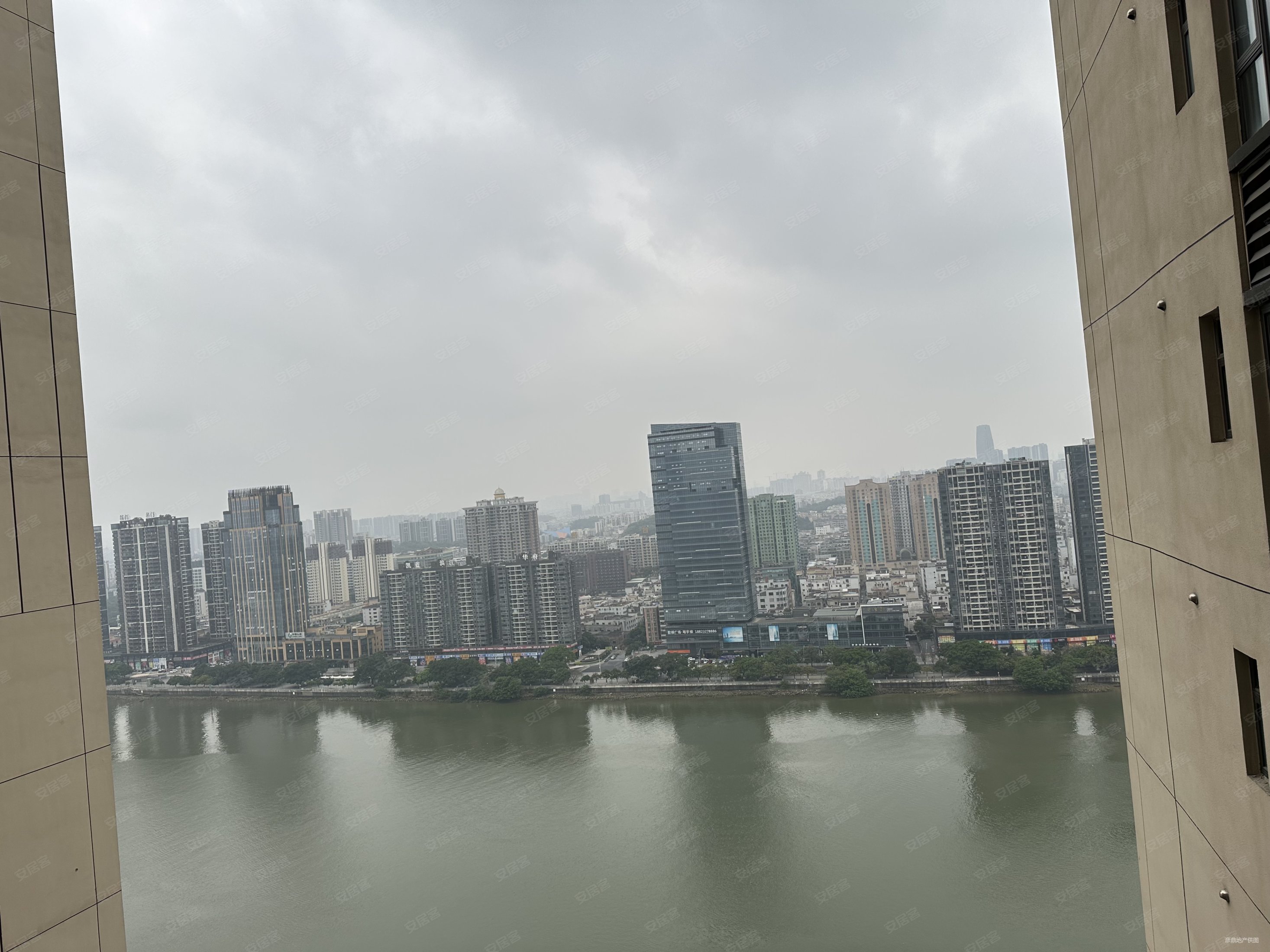 南向看徳胜河内部单位236带两个产权车位看房方便,涛汇明日鎏金湾二手