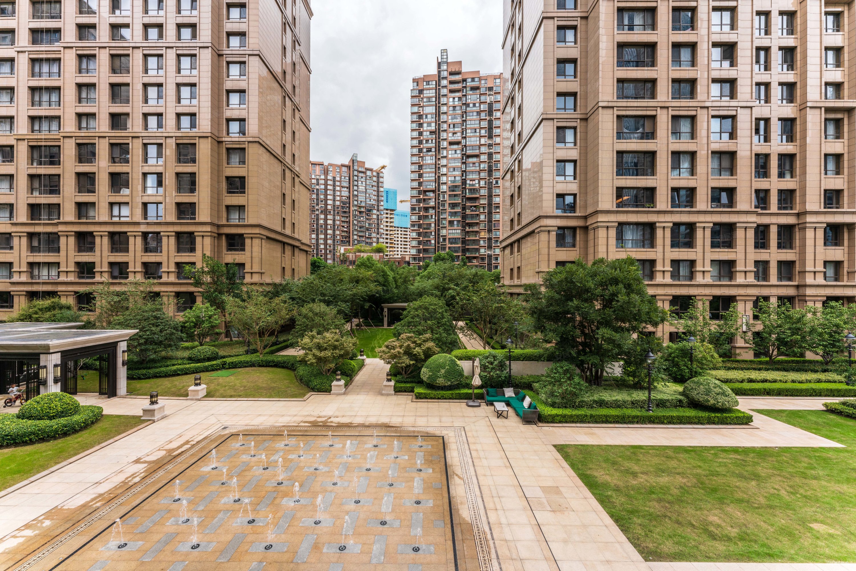 融创外滩壹号院4室2厅4卫548.34㎡南北9000万