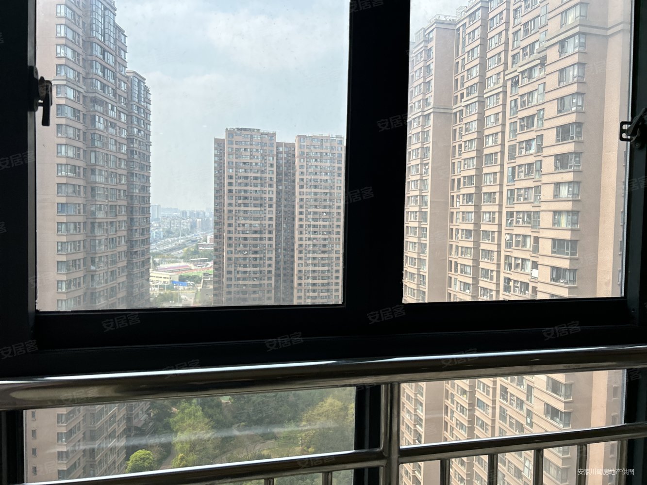 房东诚心出售犀浦地铁口精装拎包入住家具家电齐全溪地湾