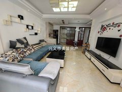 施达桂城精装三室出租，房子保养的好，家具齐全，采光好看房方便