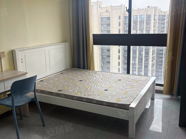 海宁长安镇农发区祥生钱塘新语下沙奥特莱斯对面朝南落地窗一室独厨独卫出租房源真实图片