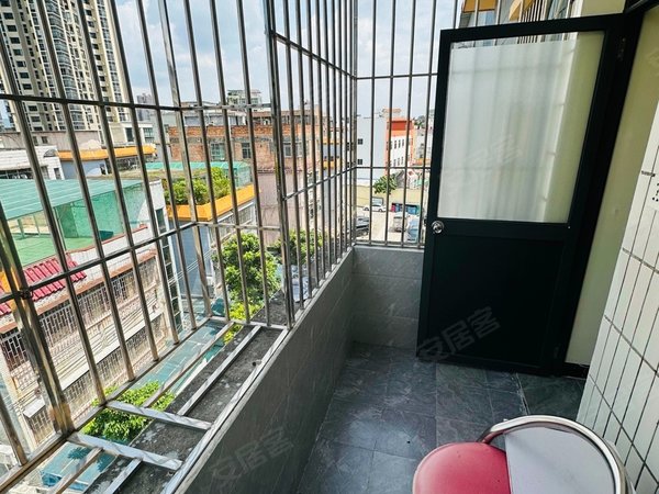 深圳龙岗坪地坪地街道河背村房东直 租坪地坪洲百货丁山河畔,创城附近