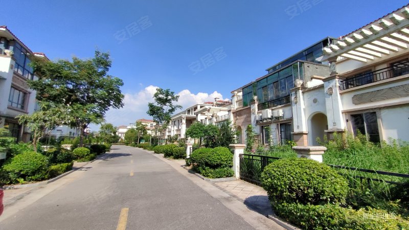 汊河地铁口 南京湾锦绣香江独栋别墅 超大独立花园 急售