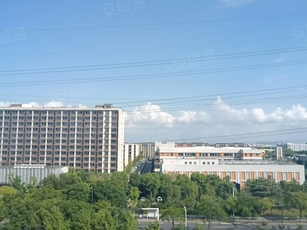 无锡新吴旺庄宝龙世家无中介费,宝龙世家a区阳台房间出租房源真实图片