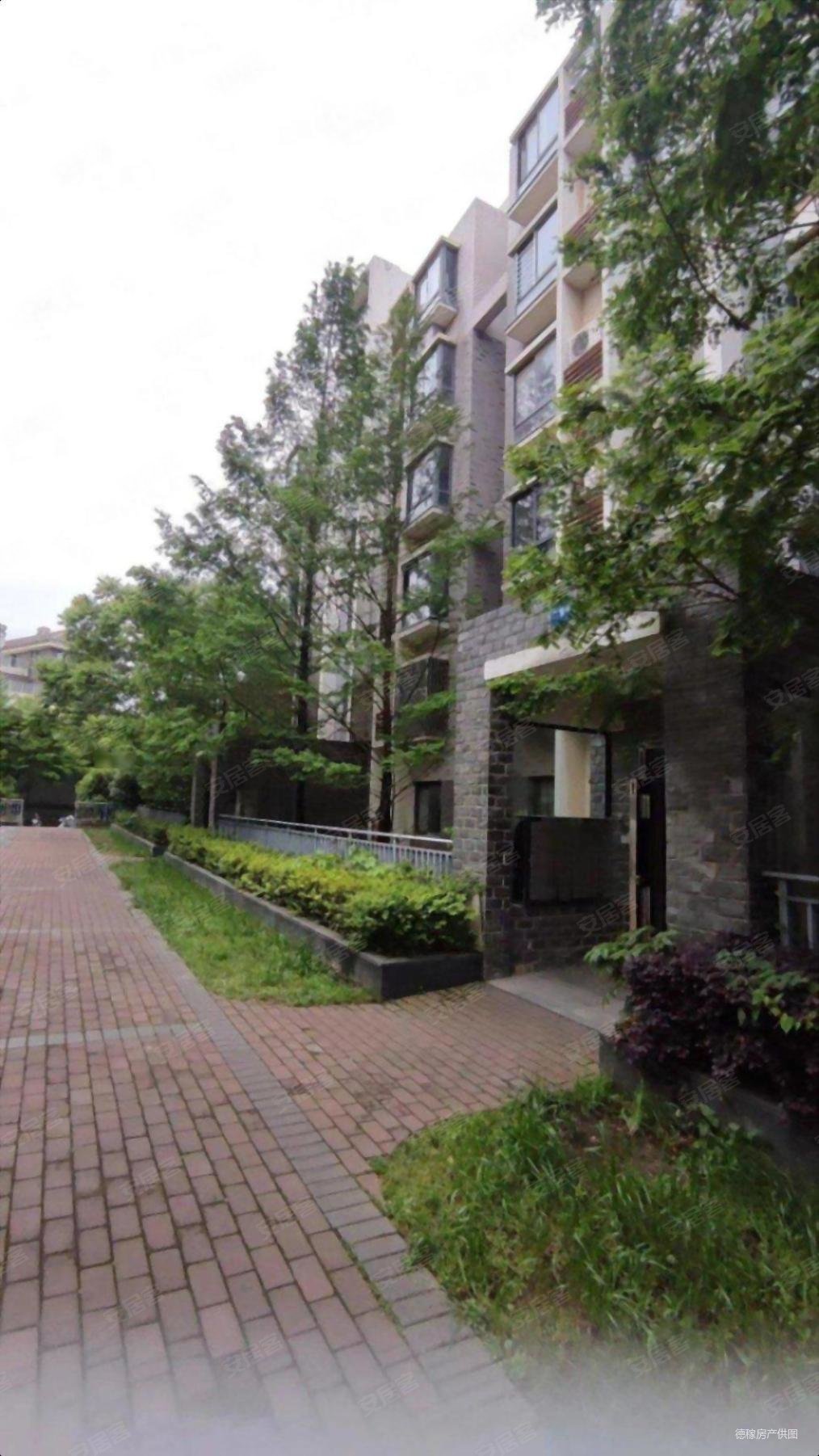 南大和园小区新超低密度近地铁高楼层采光充足