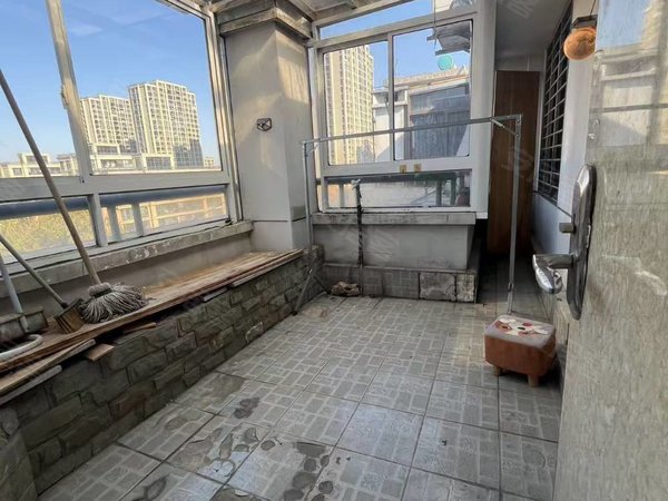 湖州安吉县递铺广都嘉园1958附近，广都家园步梯6楼，三室一厅带前后露台出租房源真实图片