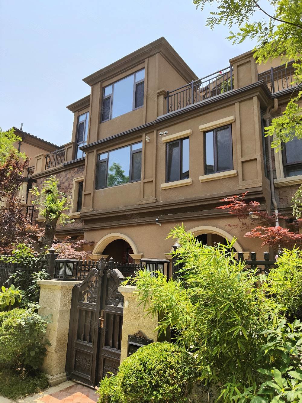 林溪湾(别墅)6室5厅6卫303.3㎡南北500万